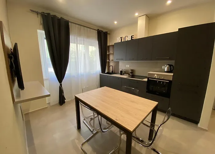 Levante And Apartament *